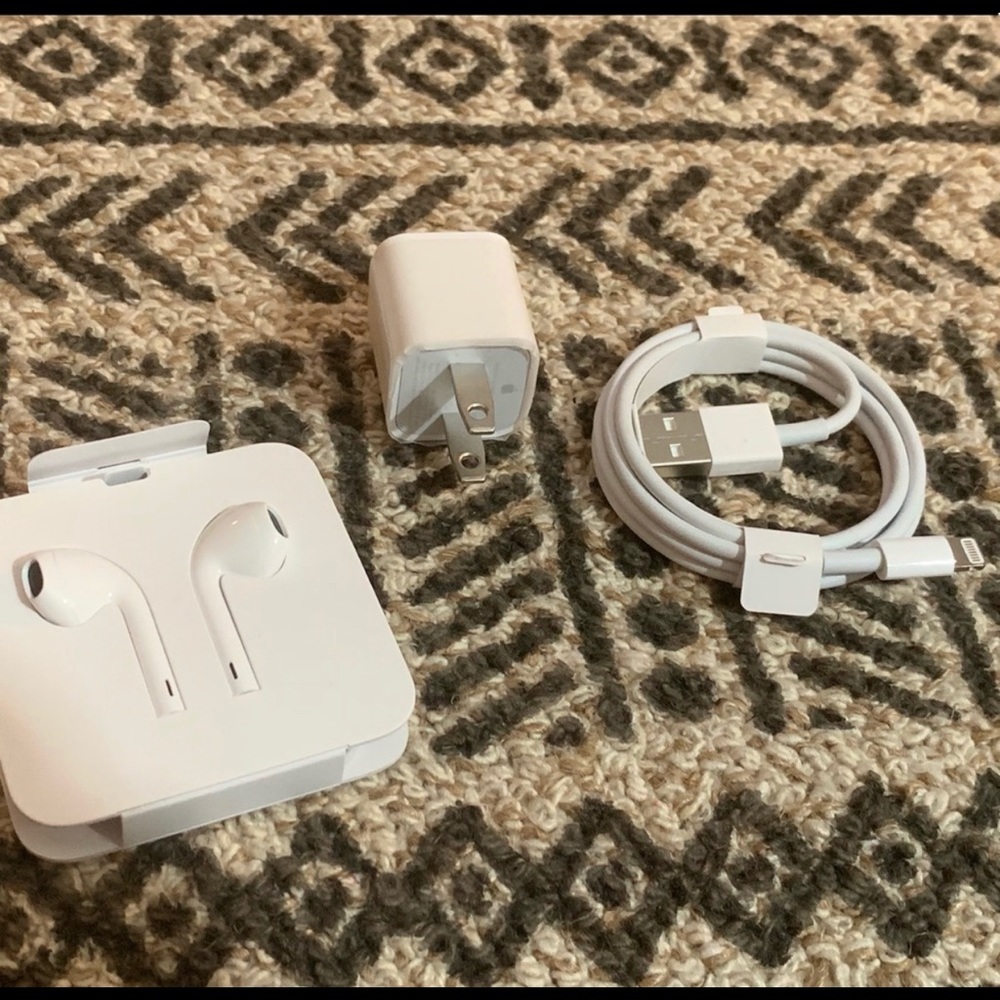 Original EarPods charging cable & adapter bundle